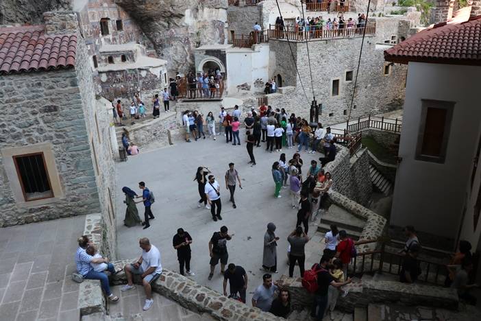 Trabzon'da Sümela Manastırı'nı kaç kişi ziyaret etti? Sayı giderek artıyor 7